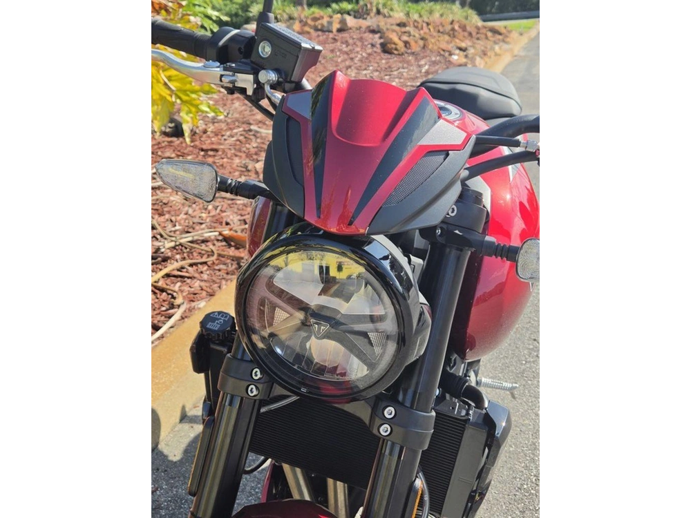 2026 Triumph Trident 800 Carnival Red