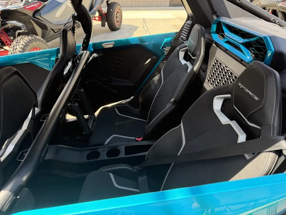 Cfmoto Zforce Z10-4 Côte-à-côte 4 Places Neuf Turbo - Financement 0% Disponible 2027 alt