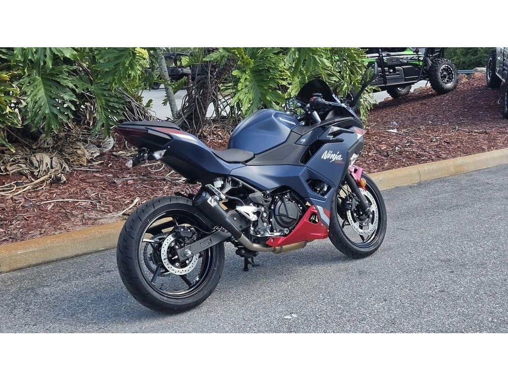 2026 Kawasaki Ninja® 500 Abs Metallic Matte Twilight Blue