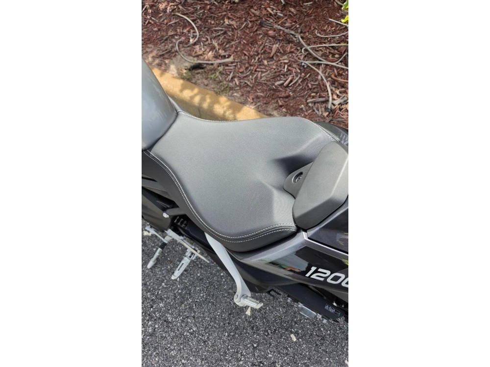 2026 Triumph Speed Triple 1200 Rs Granite/diablo Red