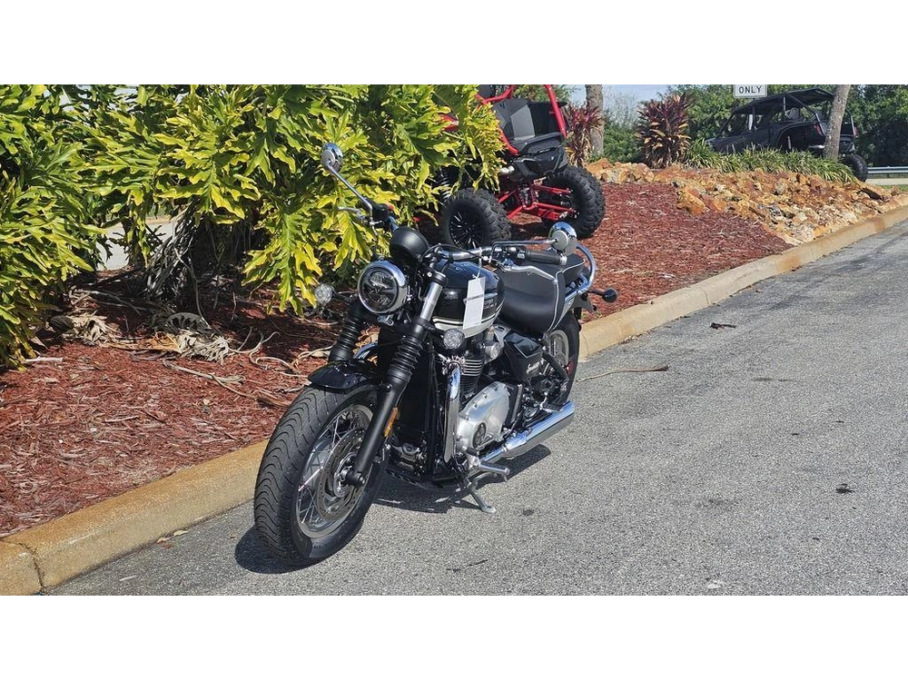 2026 Triumph Bonneville Speedmaster Sapphire Black