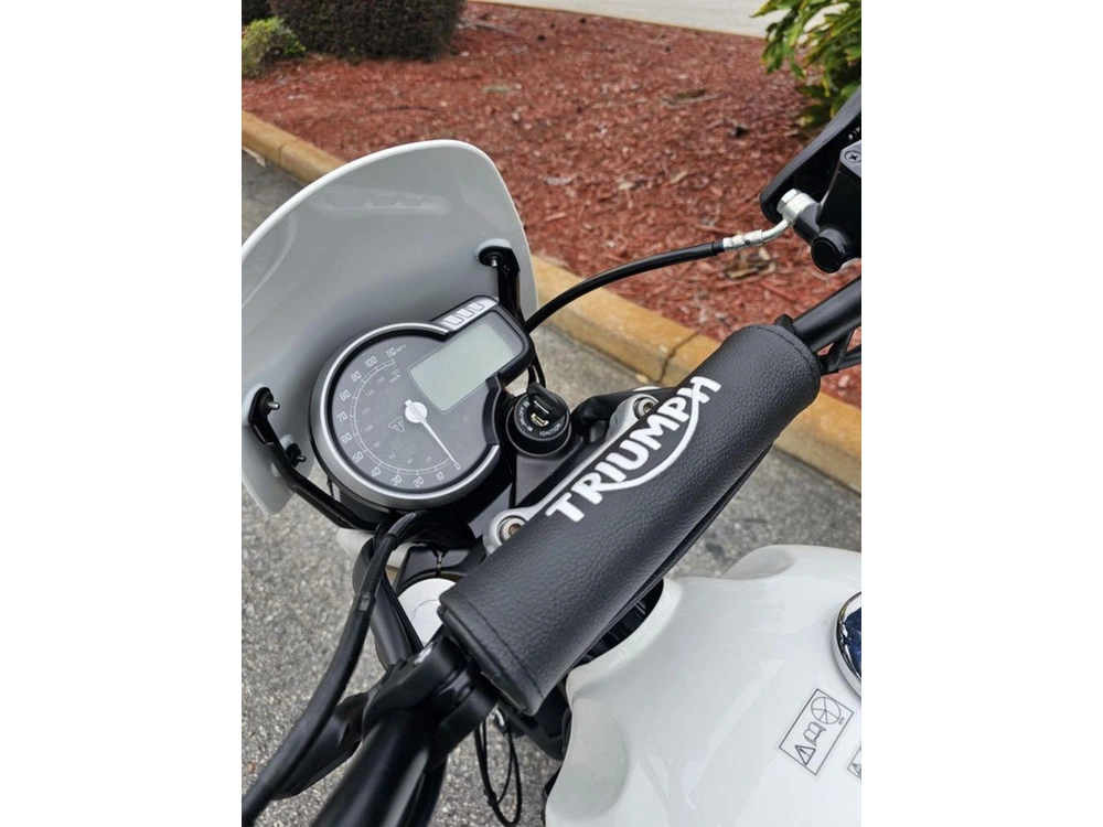 2026 Triumph Scrambler 400 Xc Vanilla White