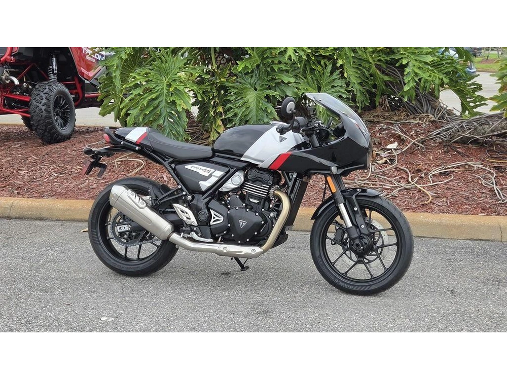 2026 Triumph Thruxton 400 Phantom Black / Aluminium Silver