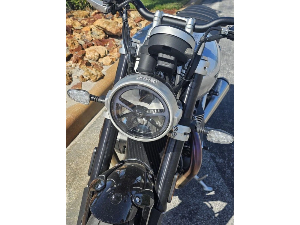 2025 Triumph Speed Twin 1200 Aluminum Silver