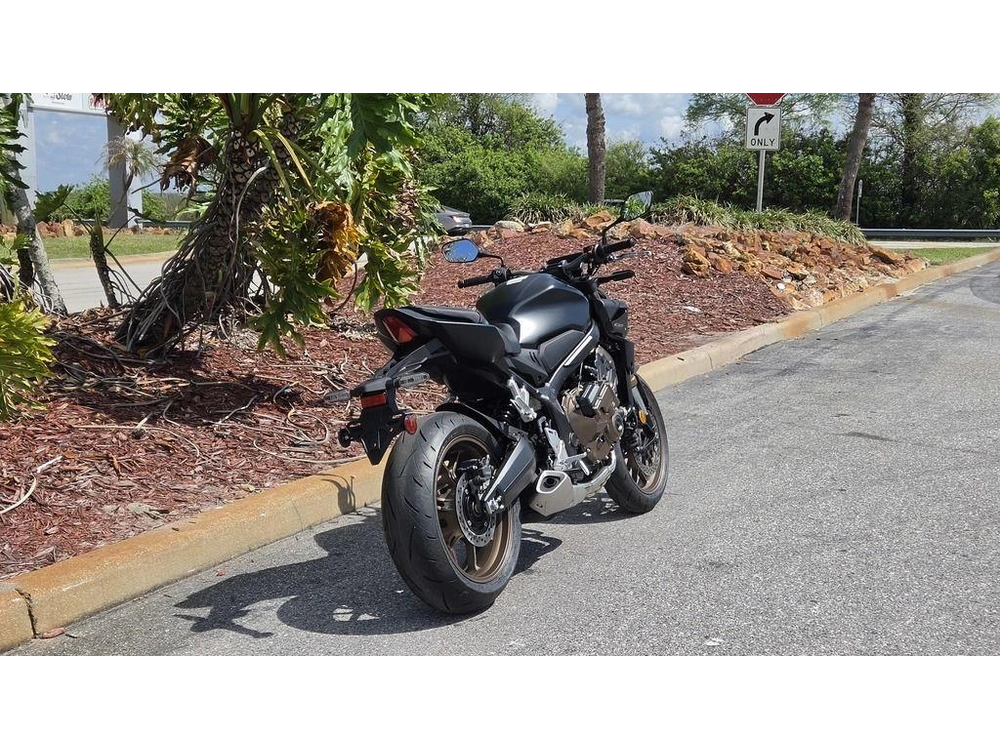 2026 Honda Cb650r E-clutch