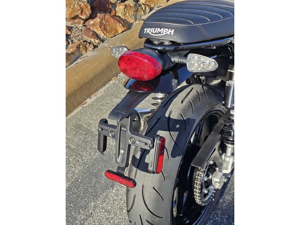 2025 Triumph Speed Twin 1200 Crystal White/sapphire Black