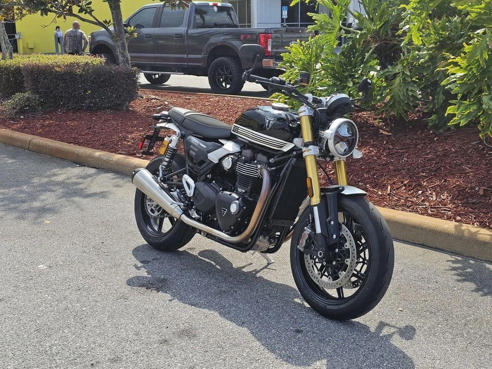 2025 Triumph Speed Twin 1200 Rs Sapphire Black