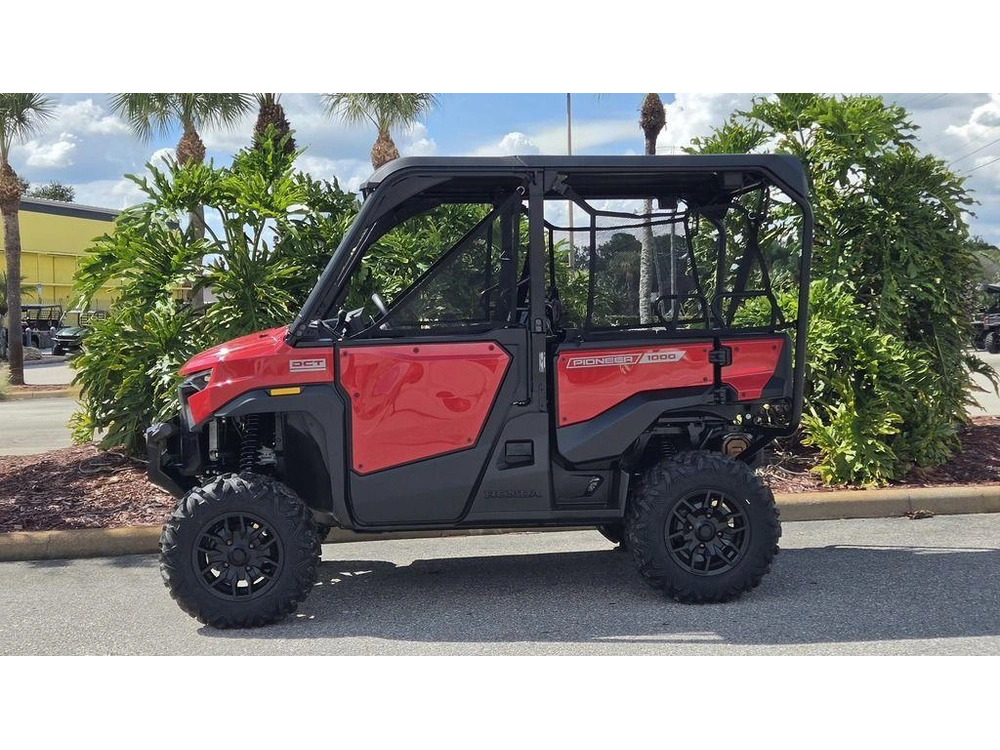 2026 Honda Pioneer 1000-5 Deluxe