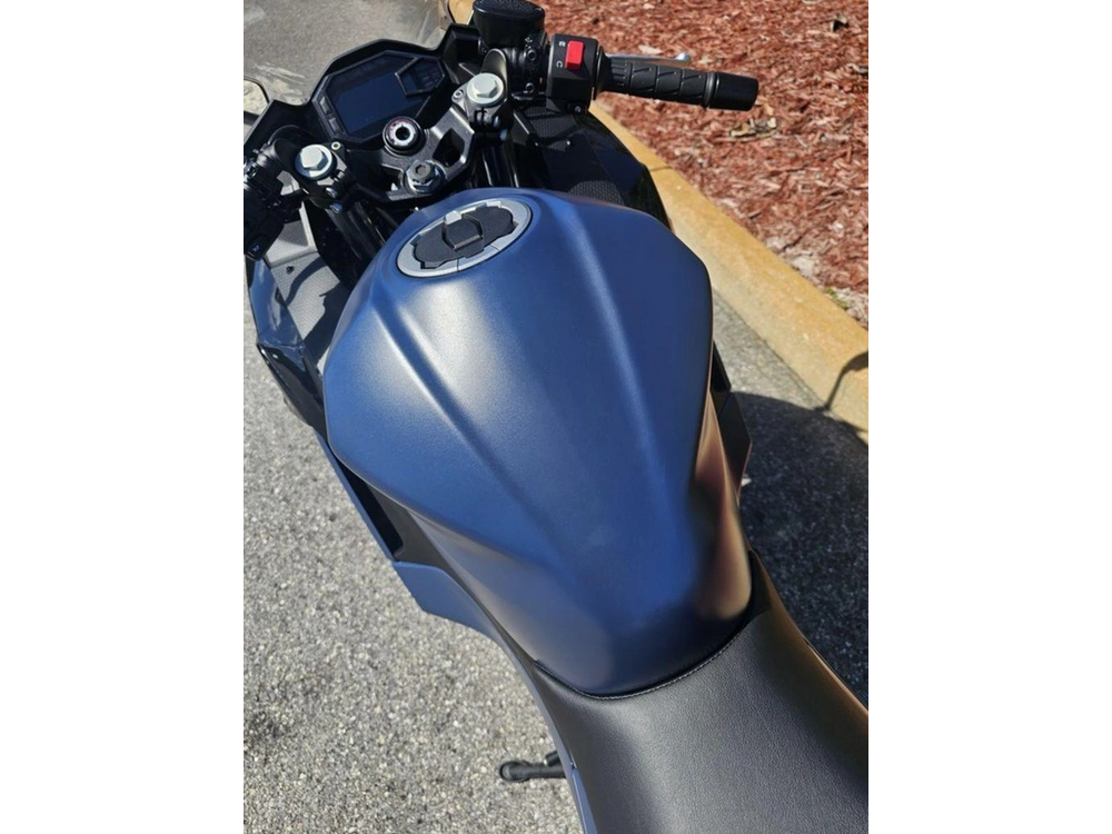 2026 Kawasaki Ninja® 500 Abs Metallic Matte Twilight Blue