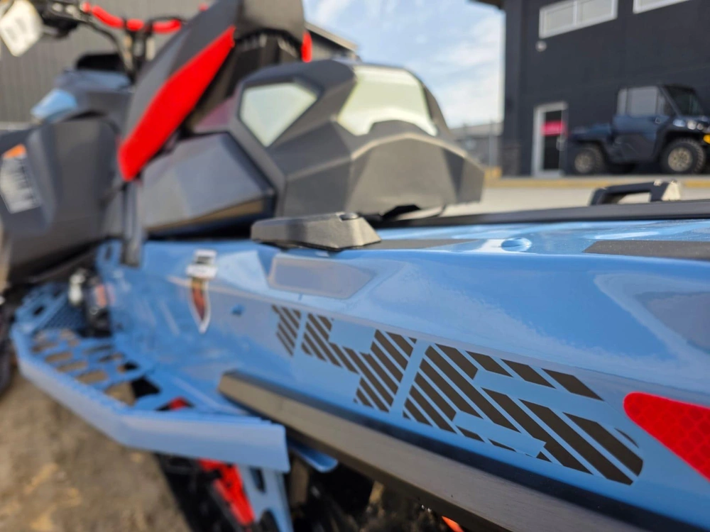 2026 Ski-doo Backcountry X-rs 146 (43") 850 E-tec Turbo R Storm 150 1.5" Shot W/ 10.25" Touchscreen
