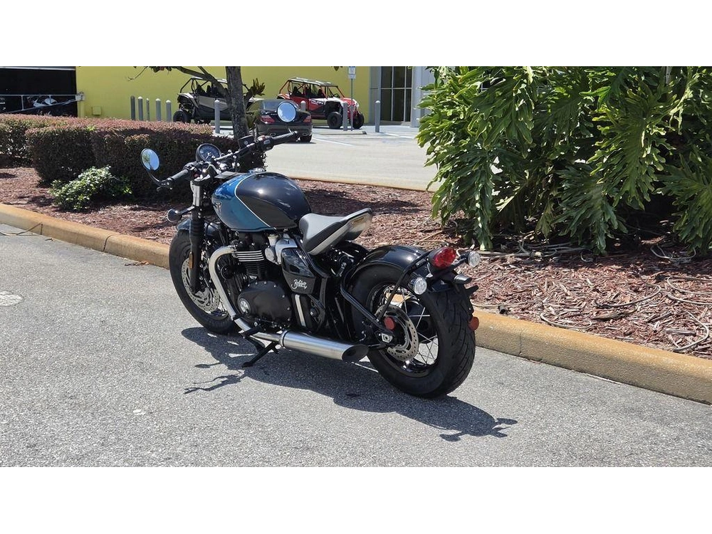 2026 Triumph Bonneville Bobber Interstellar Blue