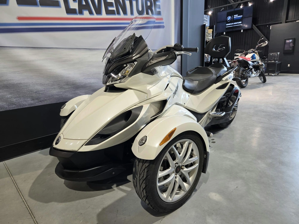 Can-am Spyder St 2014