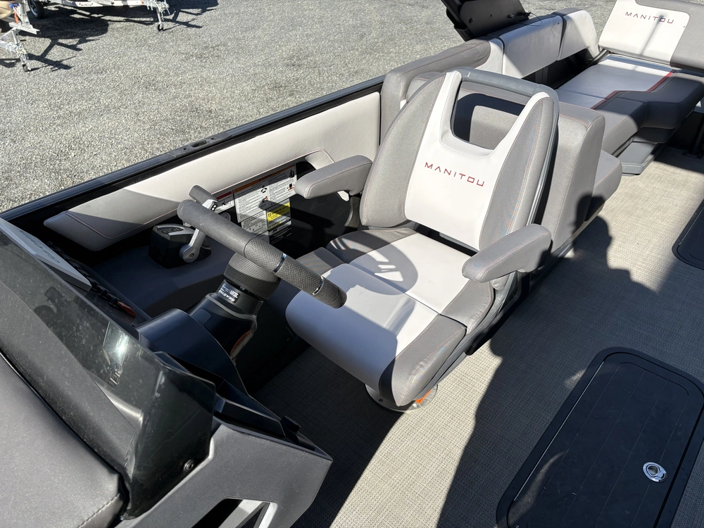 2025 Manitou Cruise 22 Switchback Stealth