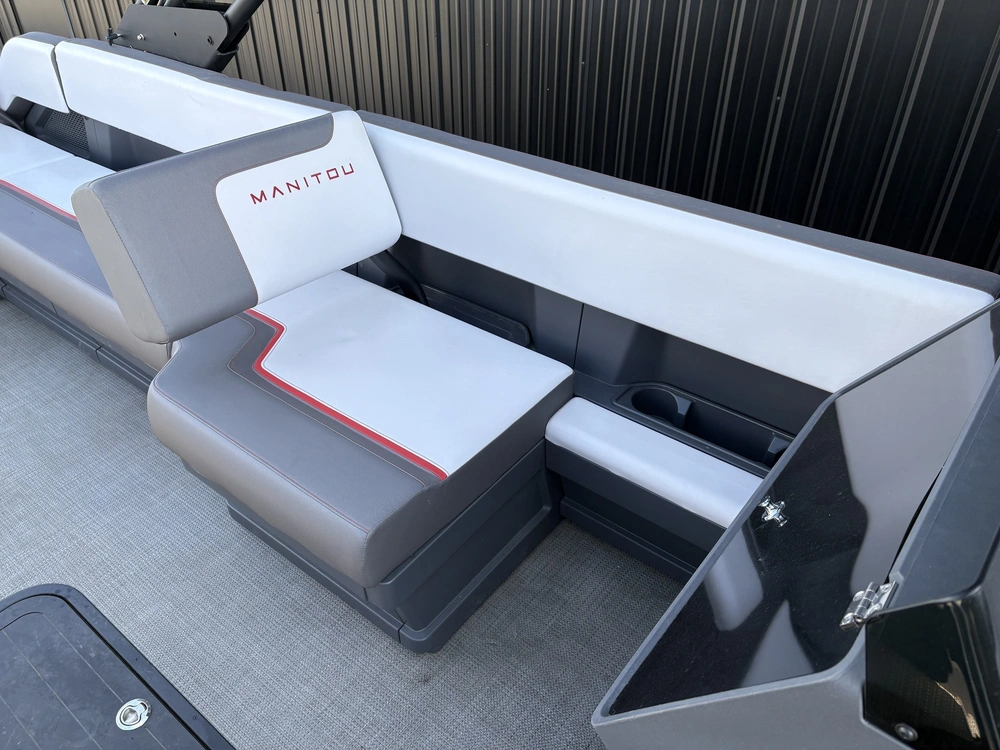 2025 Manitou Cruise 22 Switchback Stealth