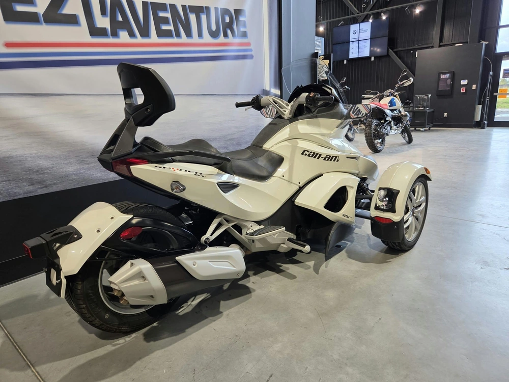 Can-am Spyder St 2014
