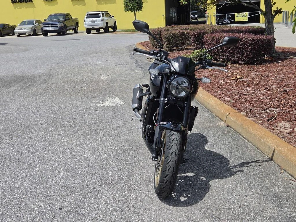 2026 Triumph Trident 800 Jet Black