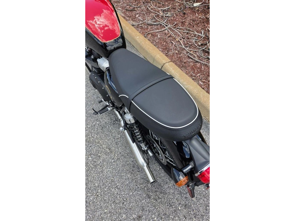 2026 Triumph Bonneville T100 Jet Black