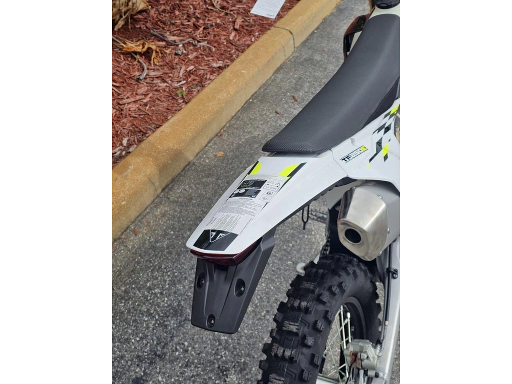 2026 Triumph Tf 250-e Jet Black/pure White