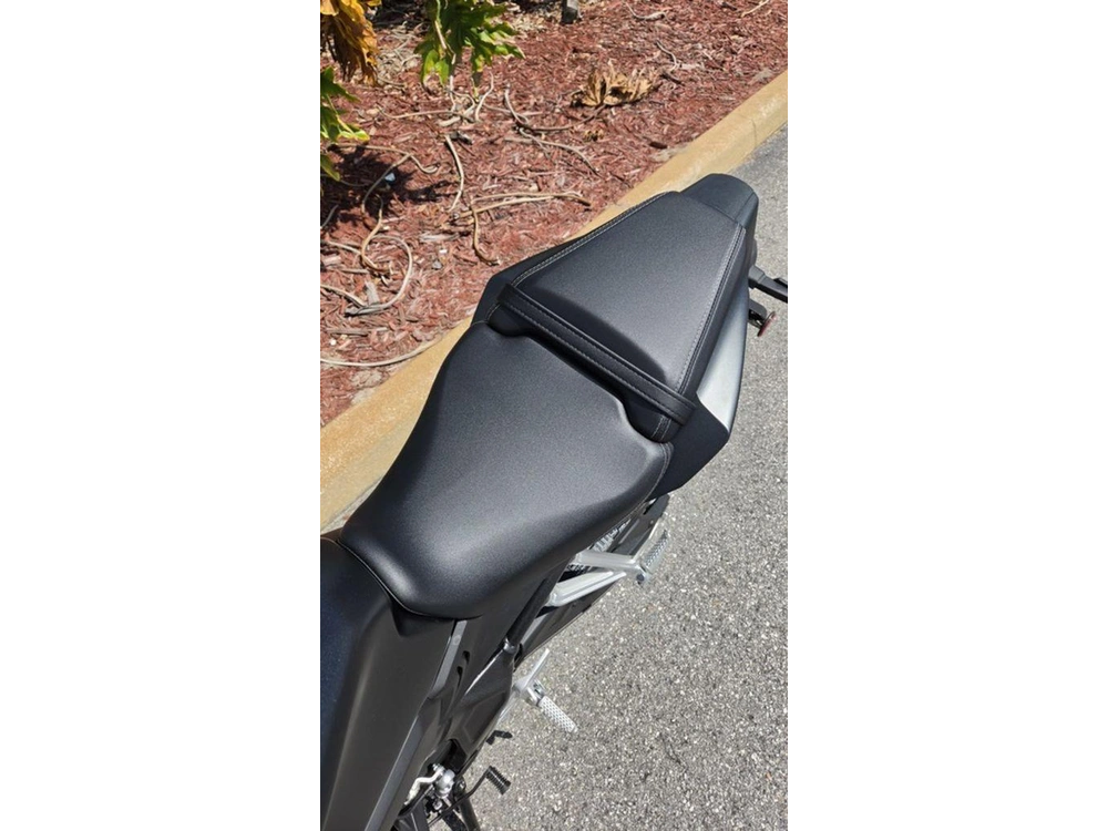 2026 Honda Cb650r E-clutch