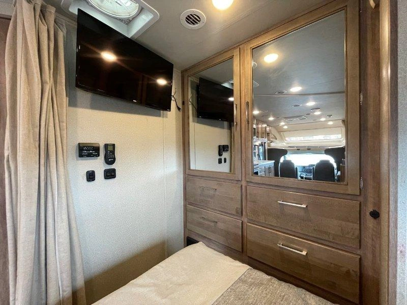 Entegra Odyssey 24b 2019