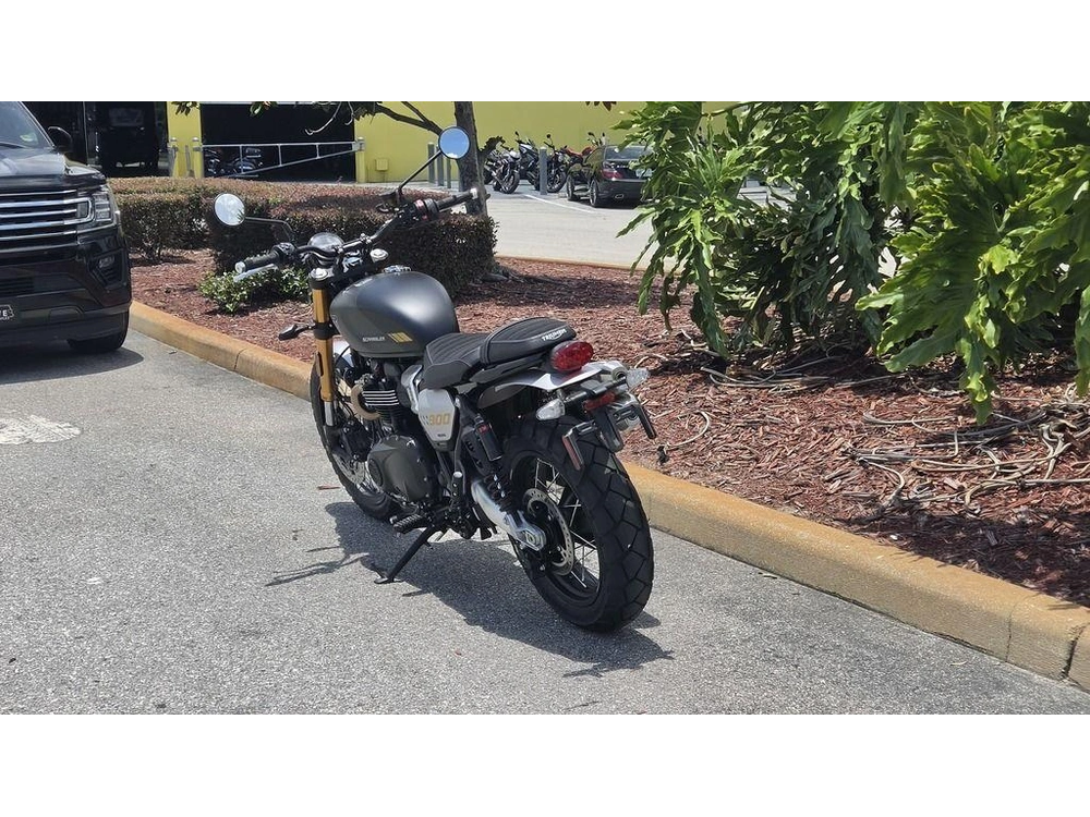 2026 Triumph Scrambler 900 Matt Khaki Green