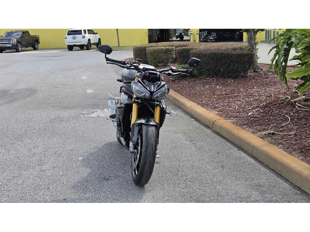 2026 Triumph Speed Triple 1200 Rs Granite/diablo Red