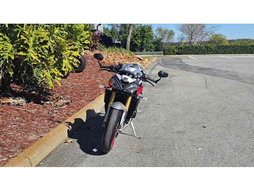 2026 Triumph Street Triple 765 Rx