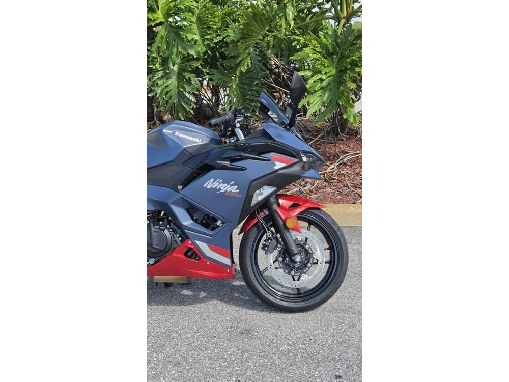 2026 Kawasaki Ninja® 500 Abs Metallic Matte Twilight Blue