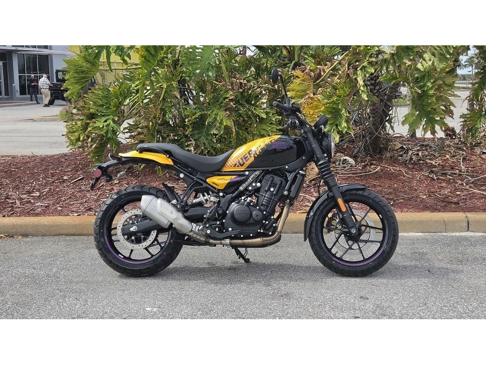 2026 Royal Enfield Guerrilla 450 Playa Black