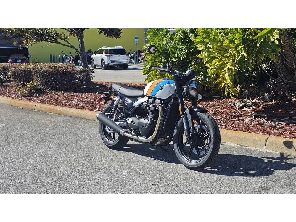 2026 Triumph Speed Twin 900 Pure White/maui Blue/tangerine Orange