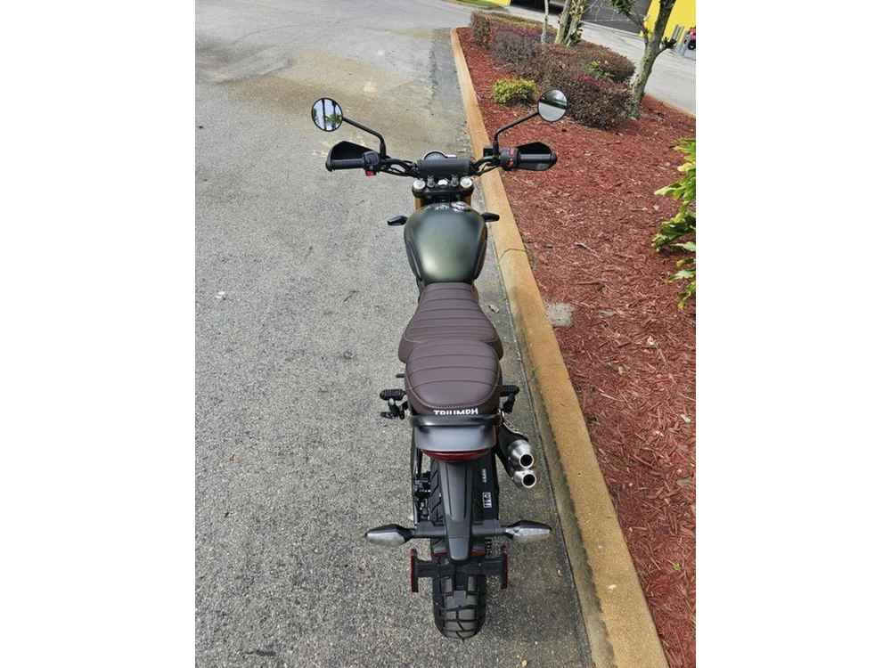 2026 Triumph Scrambler 400 X Matte Khaki Green/matte Fusion White