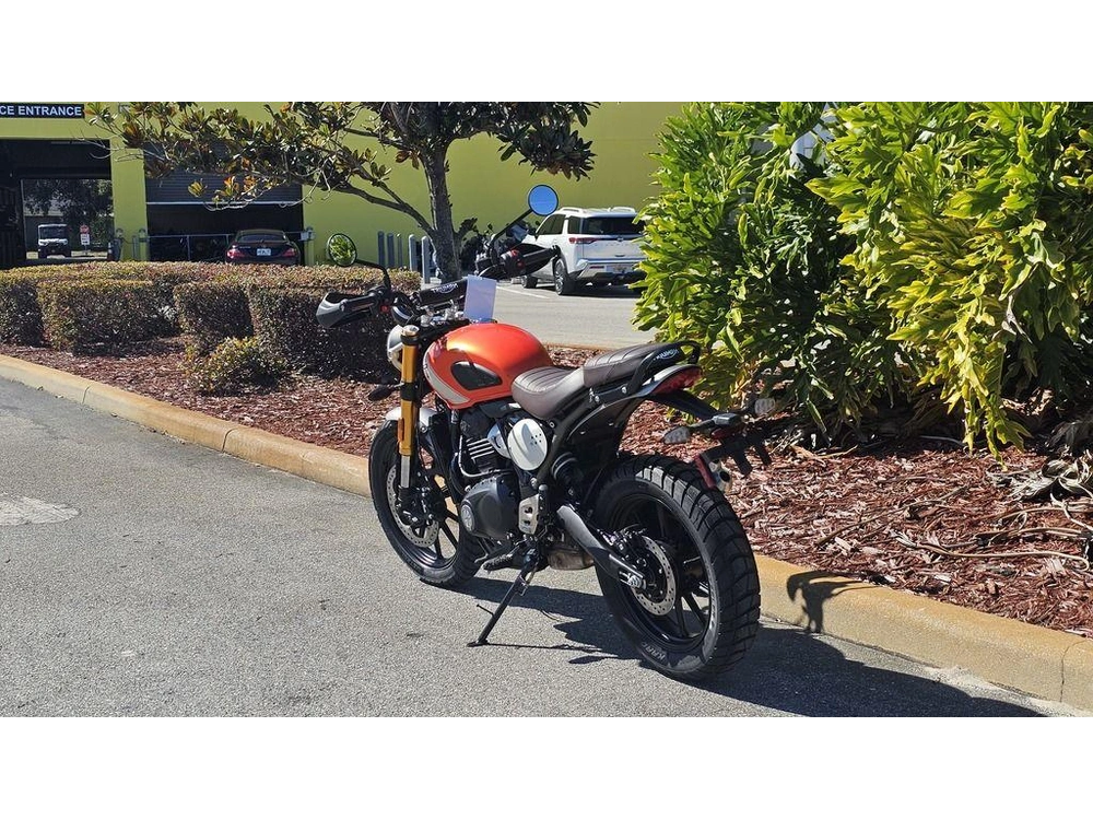 2026 Triumph Scrambler 400 X Baja Orange/aluminium