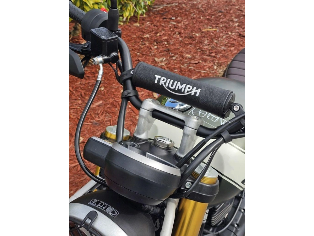 2026 Triumph Scrambler 400 X Matte Khaki Green/matte Fusion White