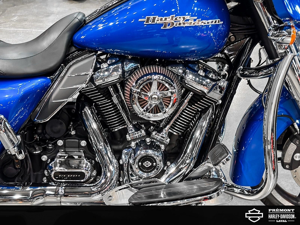 Harley-davidson Street Glide Beaucoup D'ajouts Flhx 2018