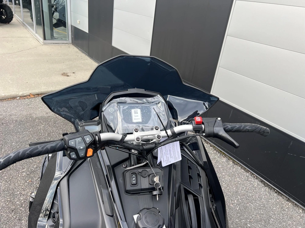 Polaris 9r Indy Vr1 Dynamix 137 2027 alt