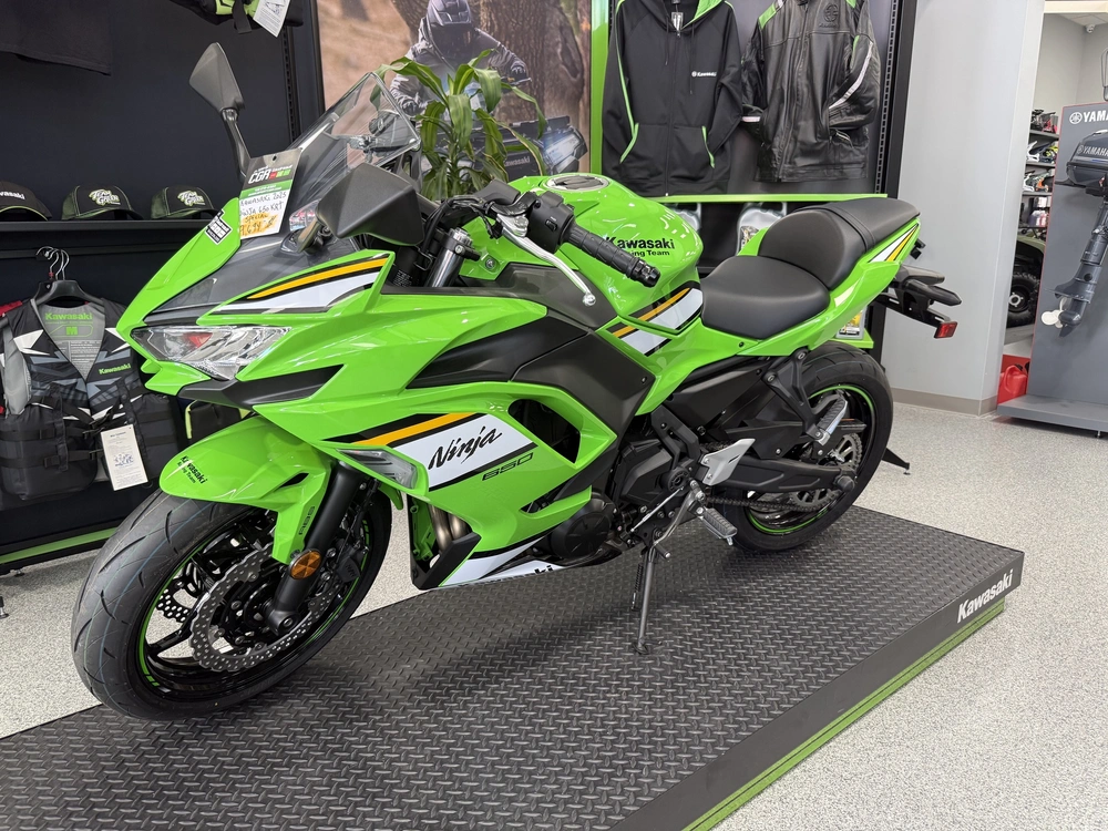 Kawasaki Ninja 650 Krt 2025 alt