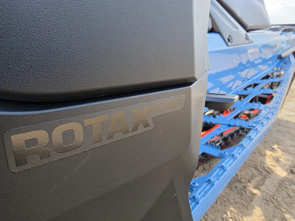 2026 Ski-doo Backcountry X-rs 146 (43") 850 E-tec Turbo R Storm 150 1.5" Shot W/ 10.25" Touchscreen