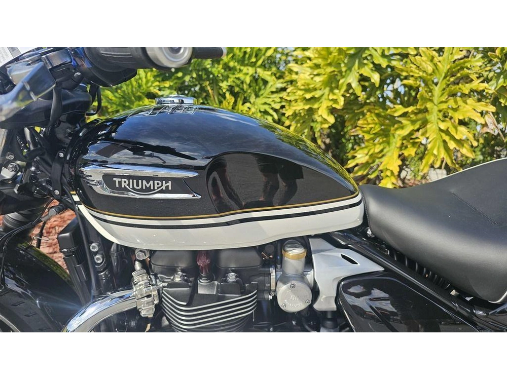2026 Triumph Bonneville Speedmaster Sapphire Black