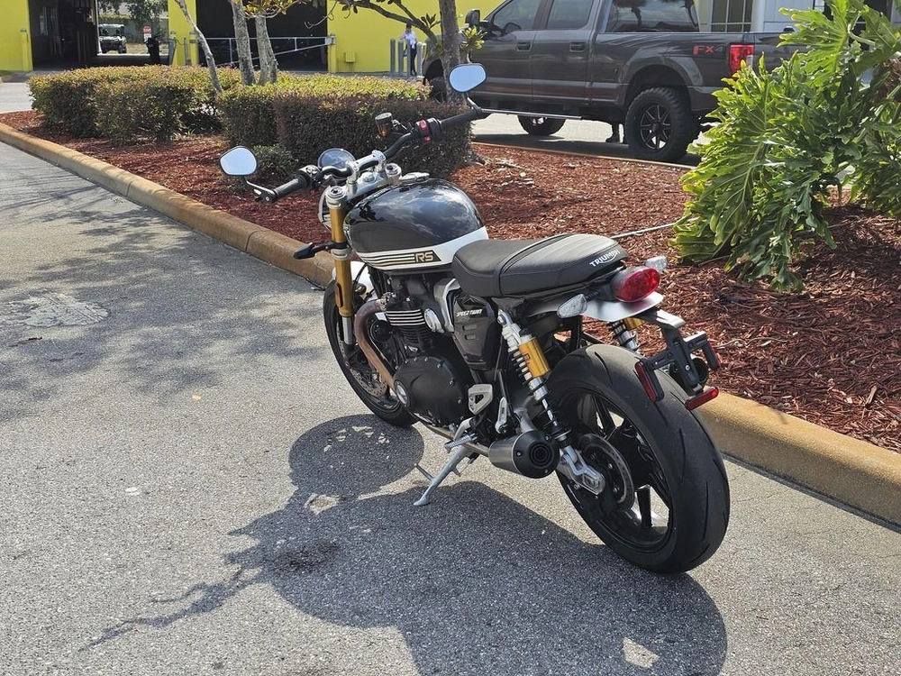 2025 Triumph Speed Twin 1200 Rs Sapphire Black