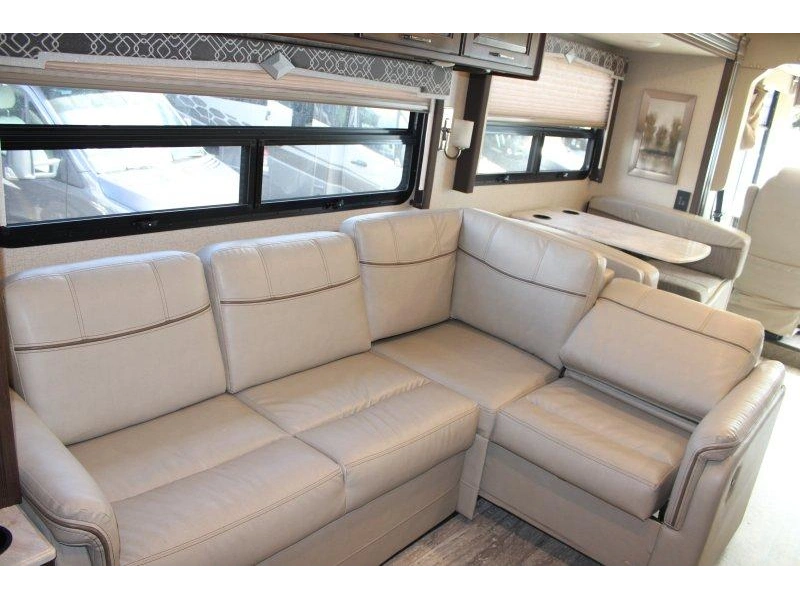 2020 Thor Motor Coach Hurricane 35m
