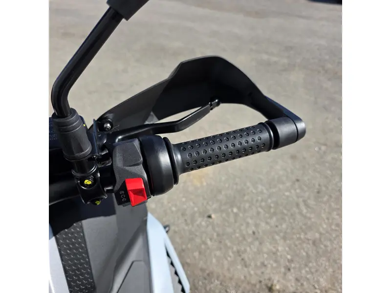 Aprilia SR GT 400 2027