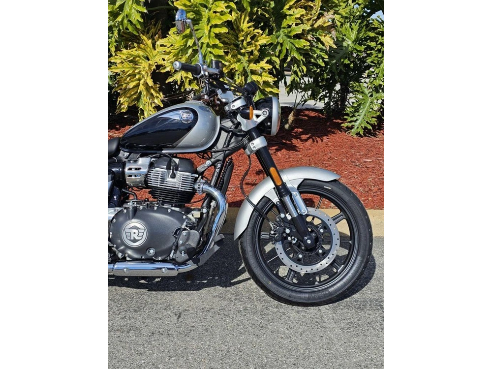 2024 Royal Enfield Super Meteor 650 Interstellar Grey