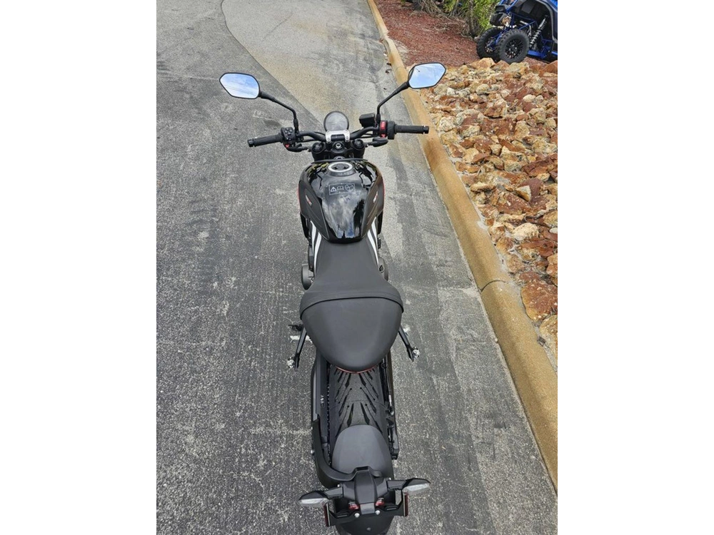 2025 Triumph Trident 660 Diablo Red/sapphire Black