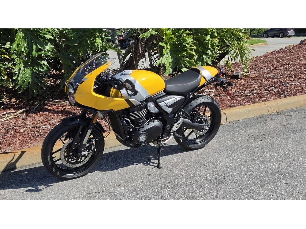 2026 Triumph Thruxton 400 Metallic Racing Yellow / Aluminium Silver
