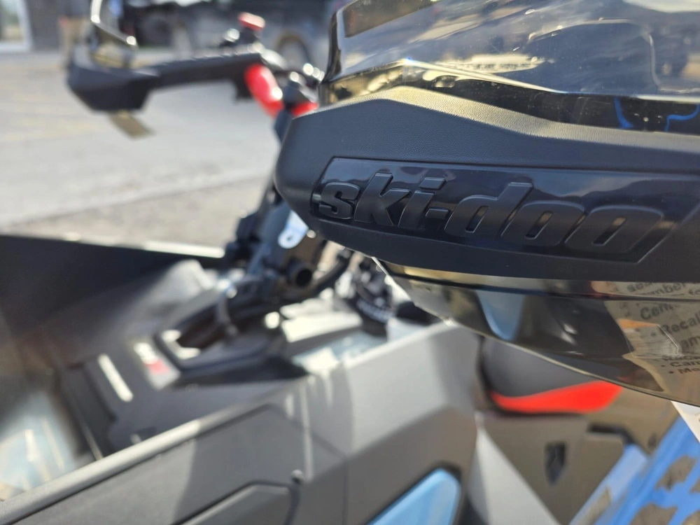 2026 Ski-doo Backcountry X-rs 146 (43") 850 E-tec Turbo R Storm 150 1.5" Shot W/ 10.25" Touchscreen