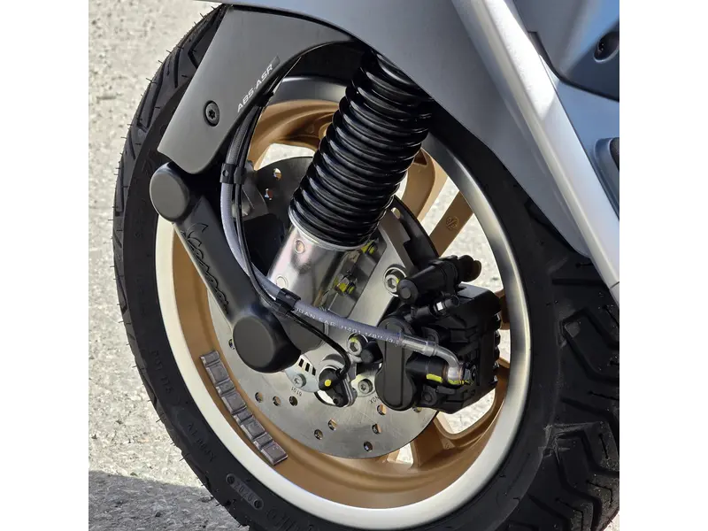 Vespa GTV Officina 8 310 2027