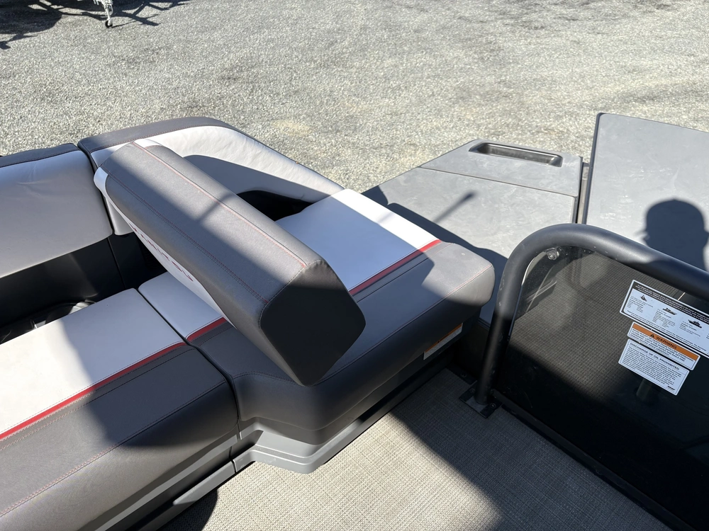 2025 Manitou Cruise 22 Switchback Stealth