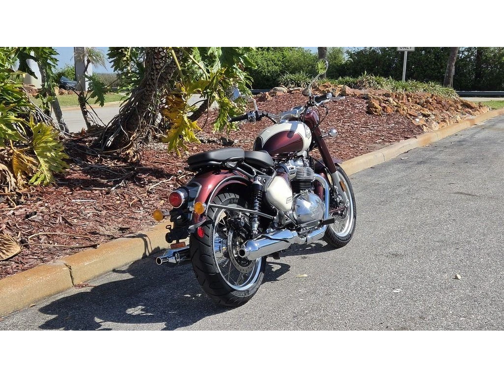 2026 Royal Enfield Classic 650 Vallam Red