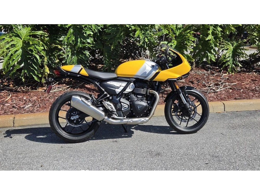 2026 Triumph Thruxton 400 Metallic Racing Yellow / Aluminium Silver