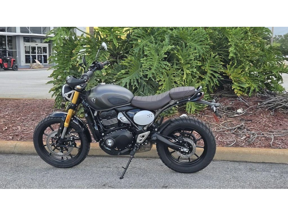2027 Triumph Scrambler 400 X Matte Pewtergrey/matte Khaki Green
